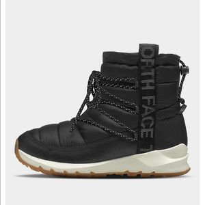 NorthFace Thermoball boots- size 7